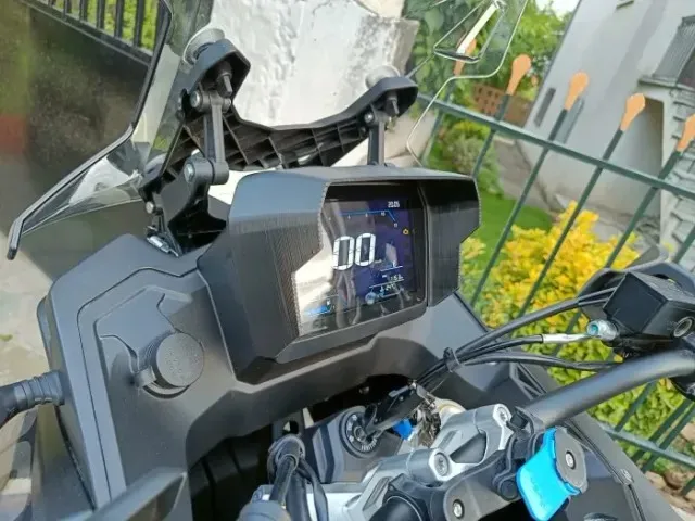 Visera parasol para la pantalla de la Voge 525 y 900 DSX
